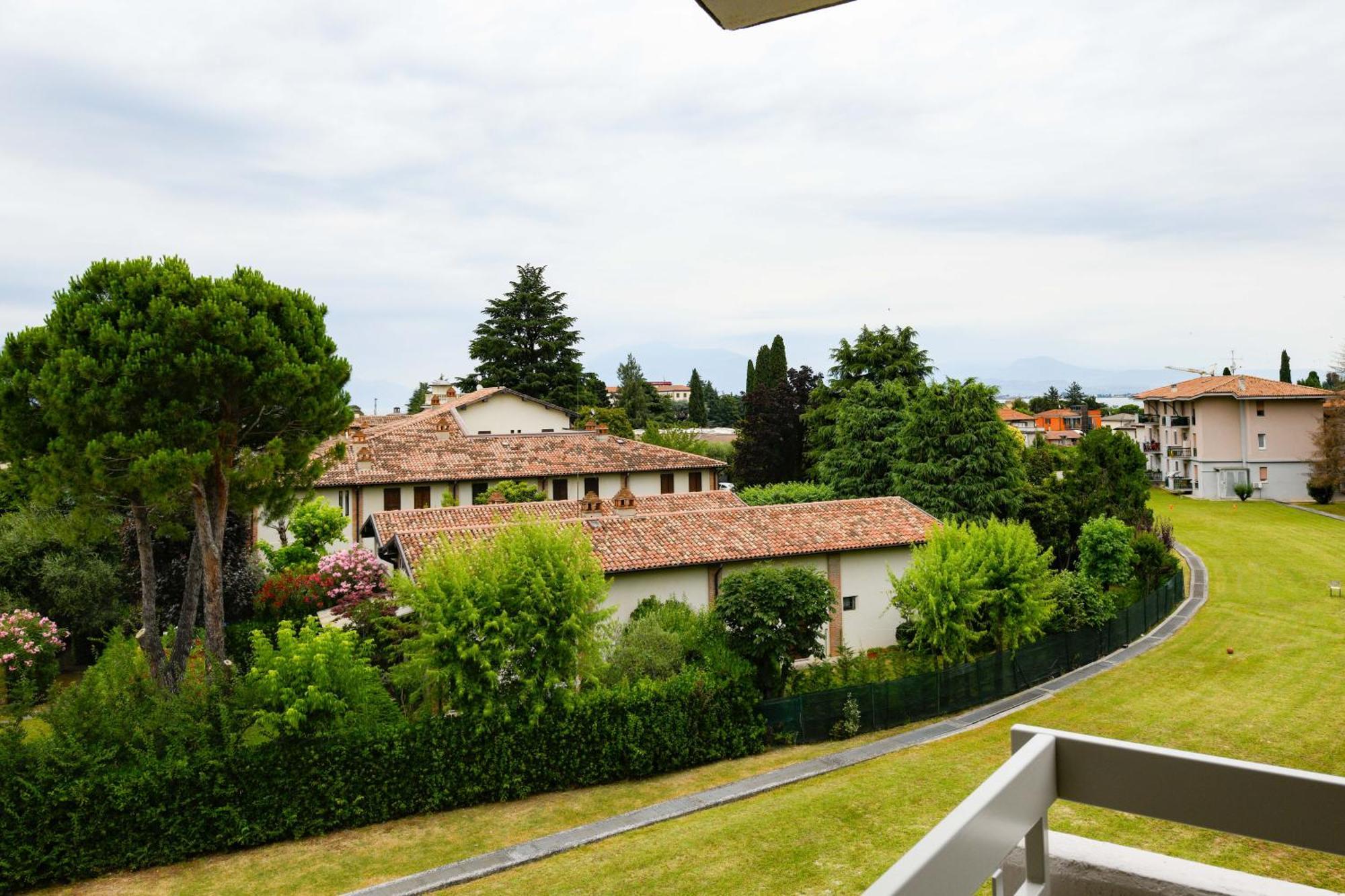 Appartement La Casa Di Olivia - Vista Lago à Desenzano del Garda Extérieur photo